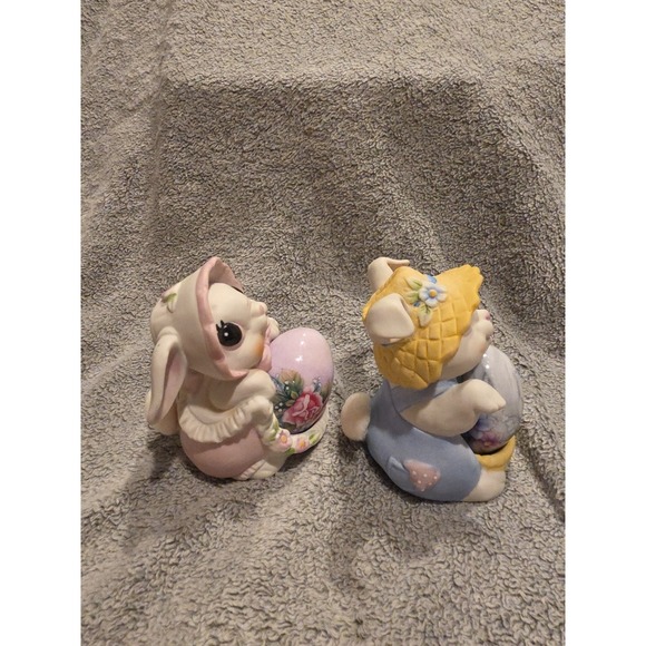Vintage Bunnies Holding Marble Eggs Big Eyes Easter Spring - Picture 2 of 8